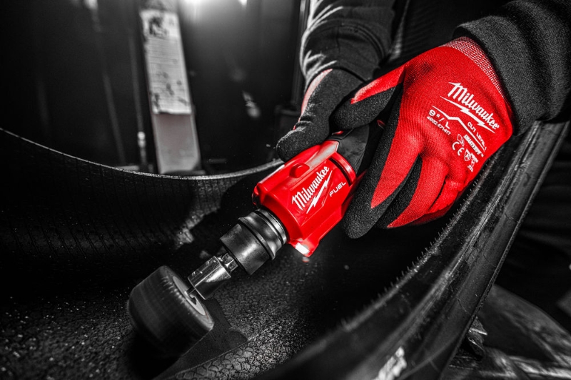 MILWAUKEE M12FTB0 TYRE BUFFER Malcolm Rathmell Sports Ltd